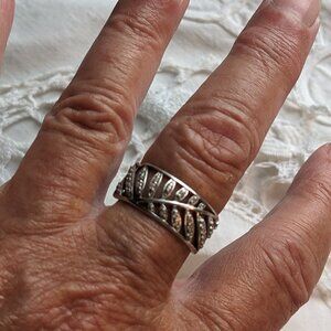 TBAC 925 Silver Ring w/ Cubic Zirconia Stones SZ 9.5
